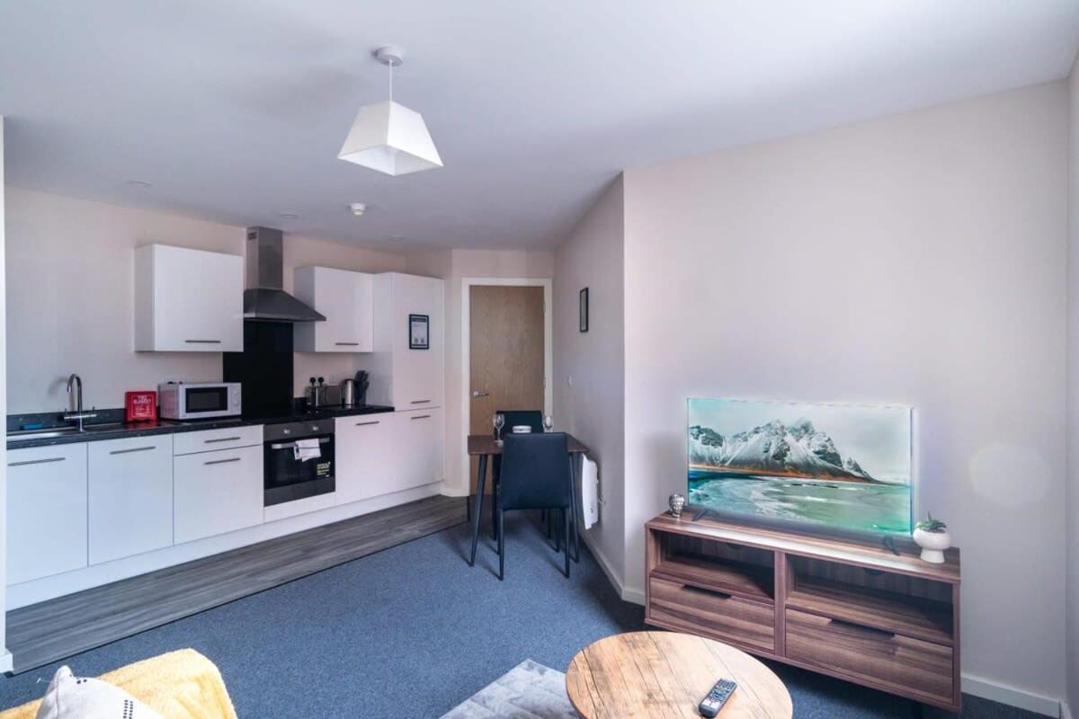 Modern 1 Bed Apartment *